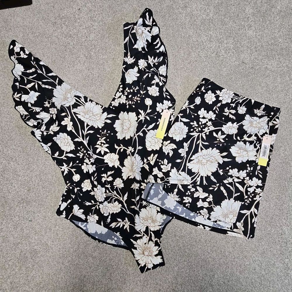 NEW Summersalt Ruffle Backflip One Piece Swimsuit Paradise Floral W/Skirt Sz 22